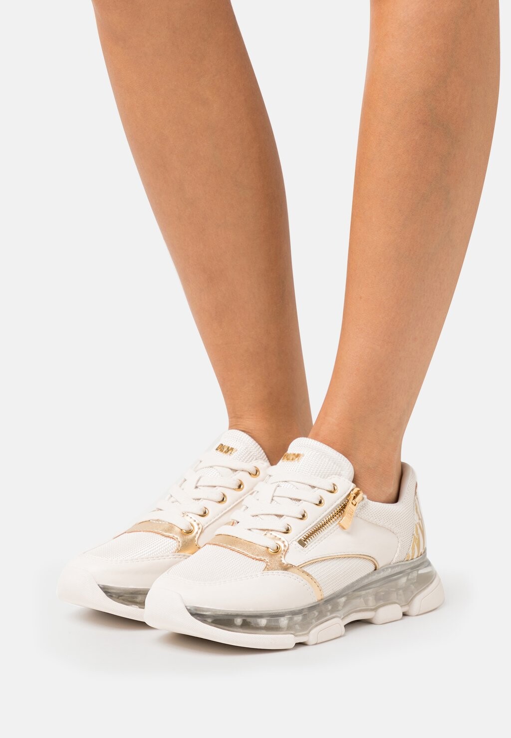 

Кроссовки DKNY