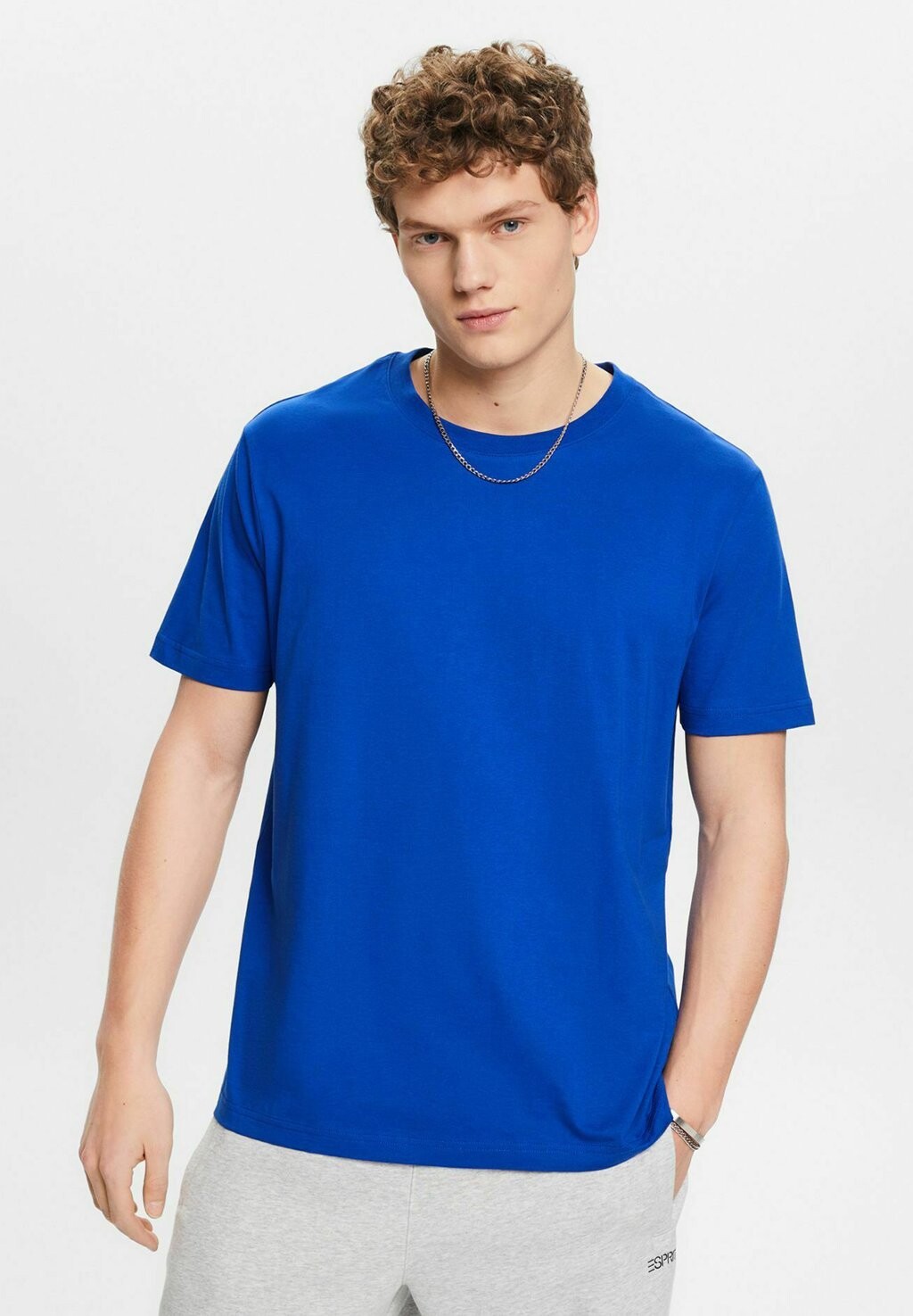 

Футболка базовая Esprit, цвет bright blue