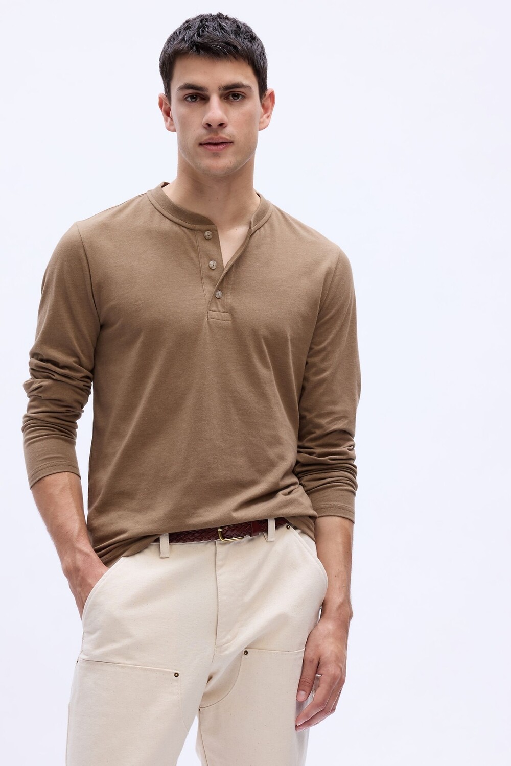 

Мягкая повседневная футболка с горловиной на пуговицах Gap, коричневый