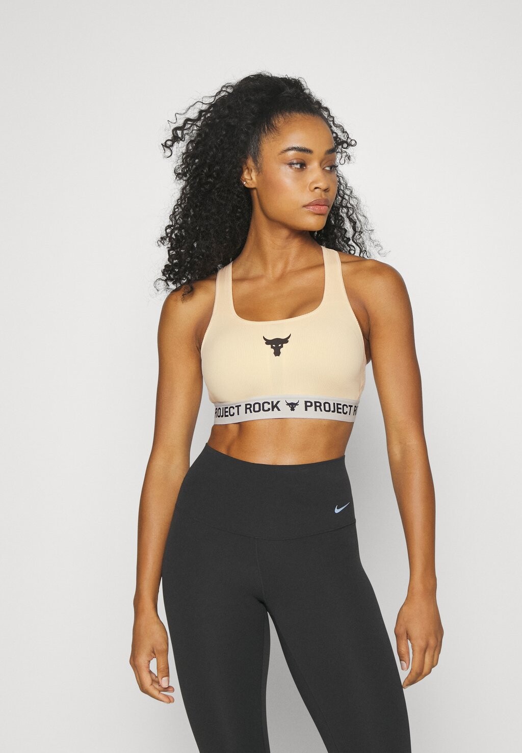 

Спортивный бюстгальтер со средней поддержкой Under Armour