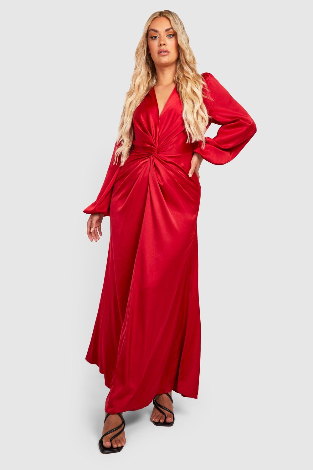 

Платье макси из атласного платья с закручиванными передними рукавами Boohoo, ягодный