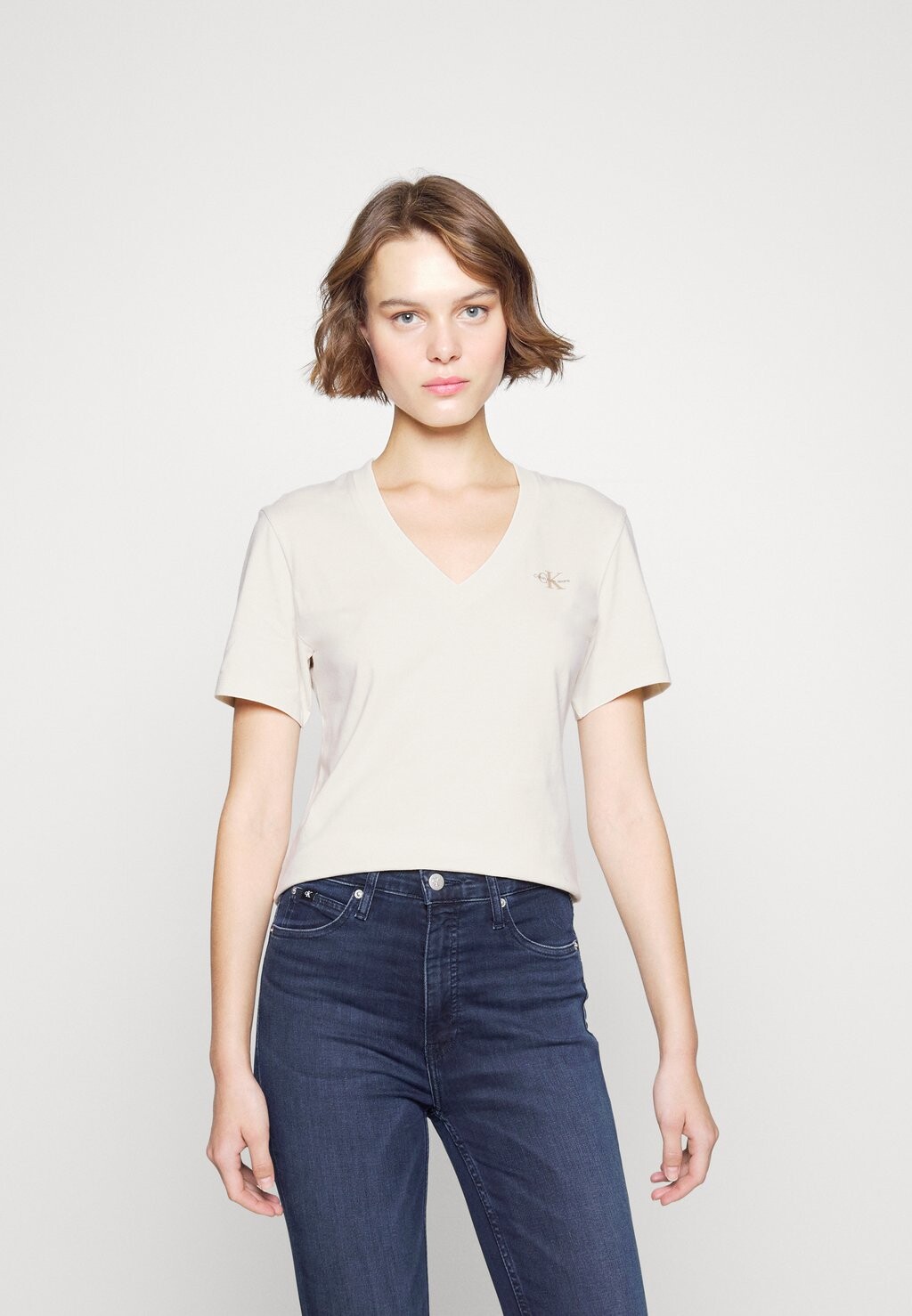 

Базовая футболка Calvin Klein Jeans