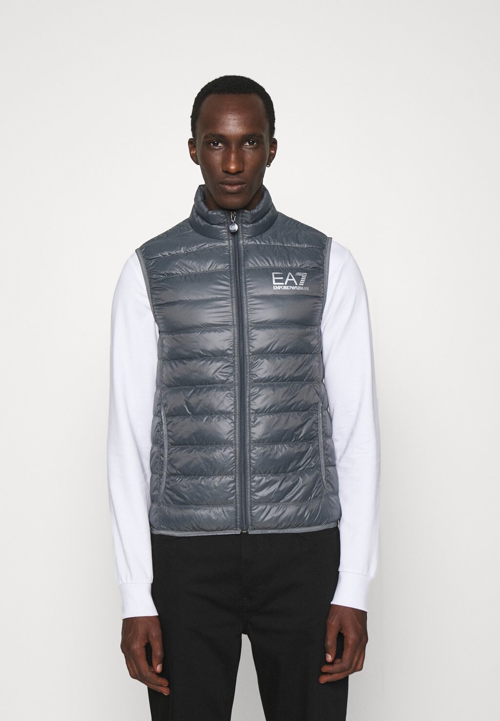 

Жилет EA7 Emporio Armani, цвет dark grey