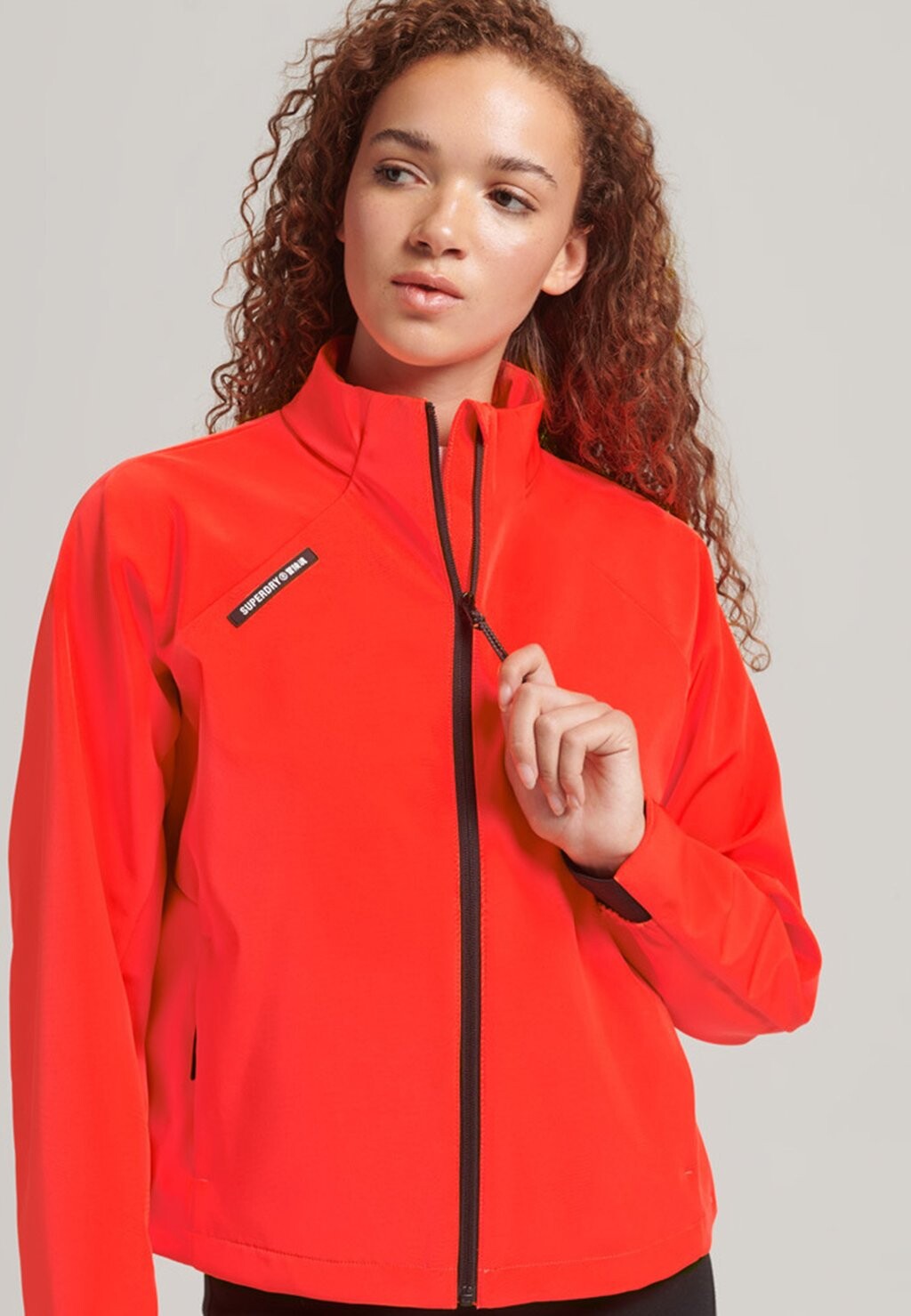 

Спортивная куртка Superdry, Красный