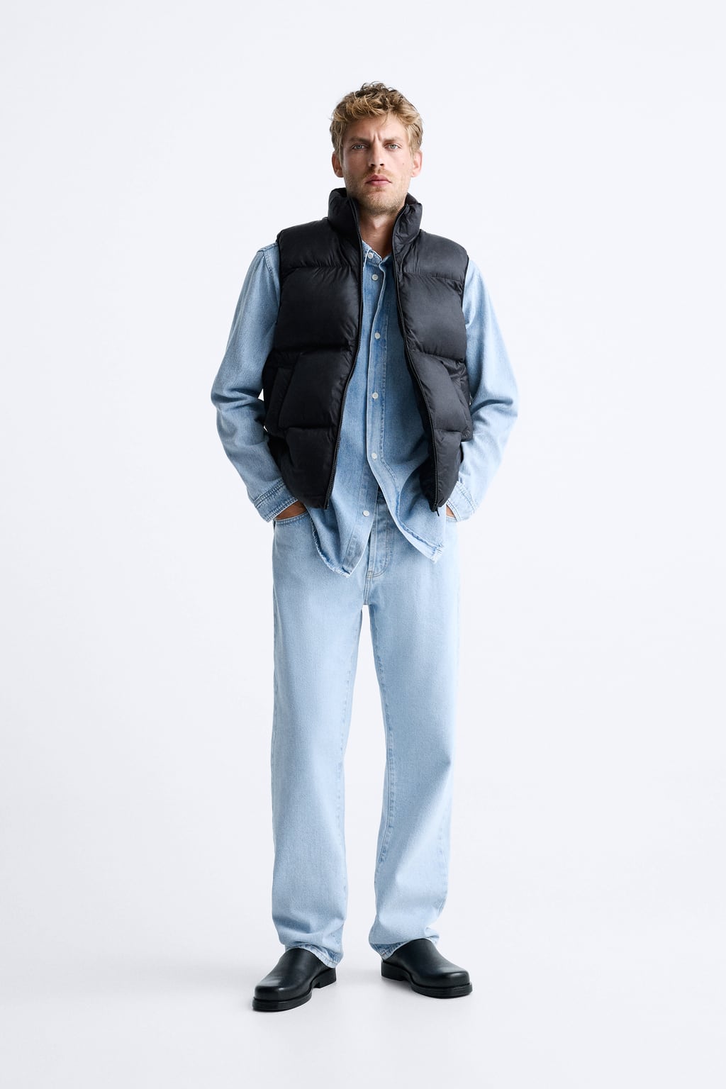 

Технический пуховый жилет ZARA, черный