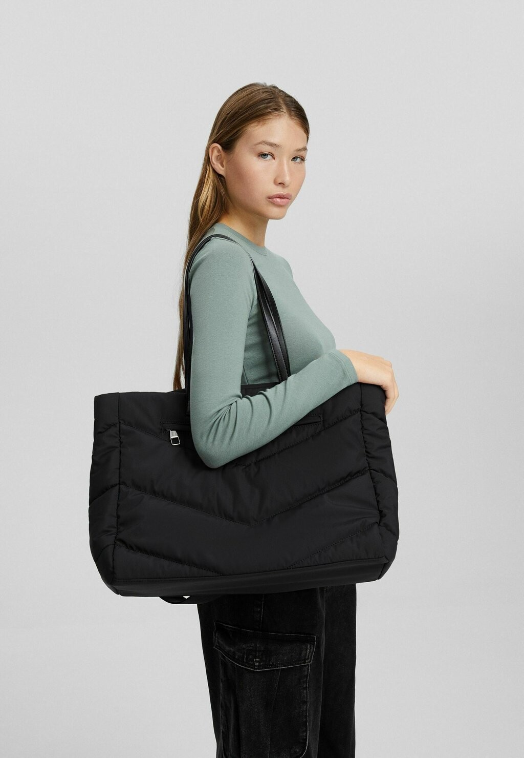 

Сумка для покупок Technical Of Zips Bershka, черный