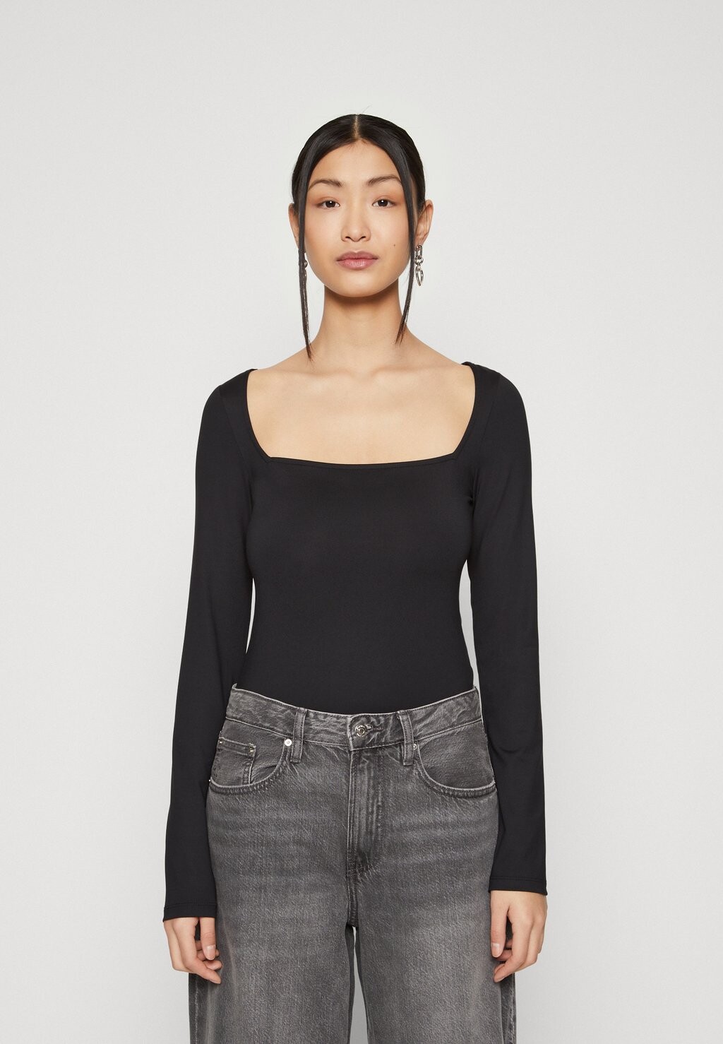 

Блузка с длинными рукавами Gina Tricot, черный