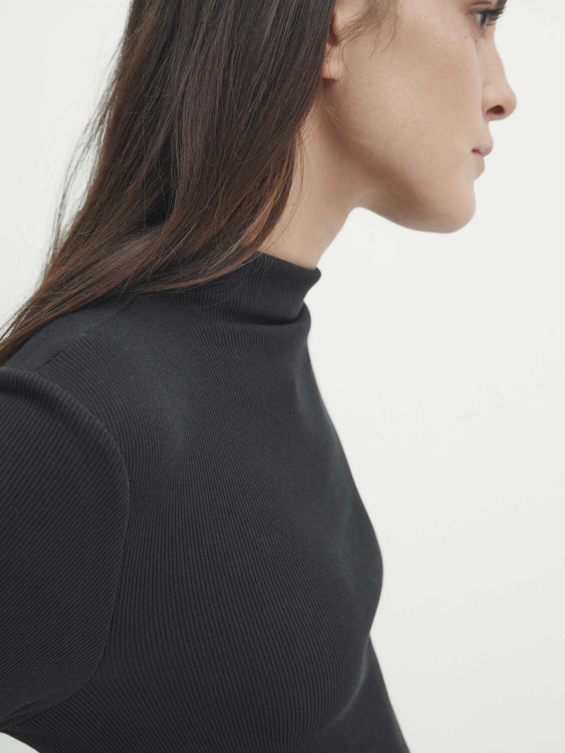 

Футболка с длинным рукавом и высоким воротом Massimo Dutti, темный свинец