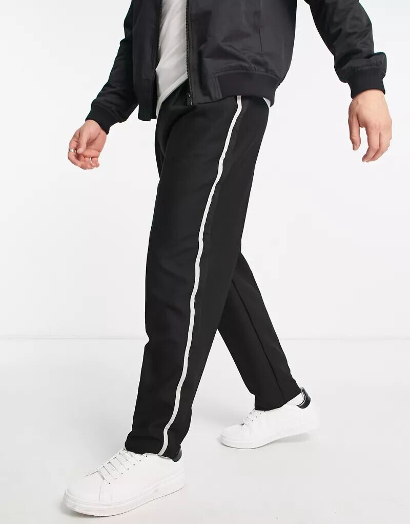 

Черные зауженные классические брюки со складками River Island