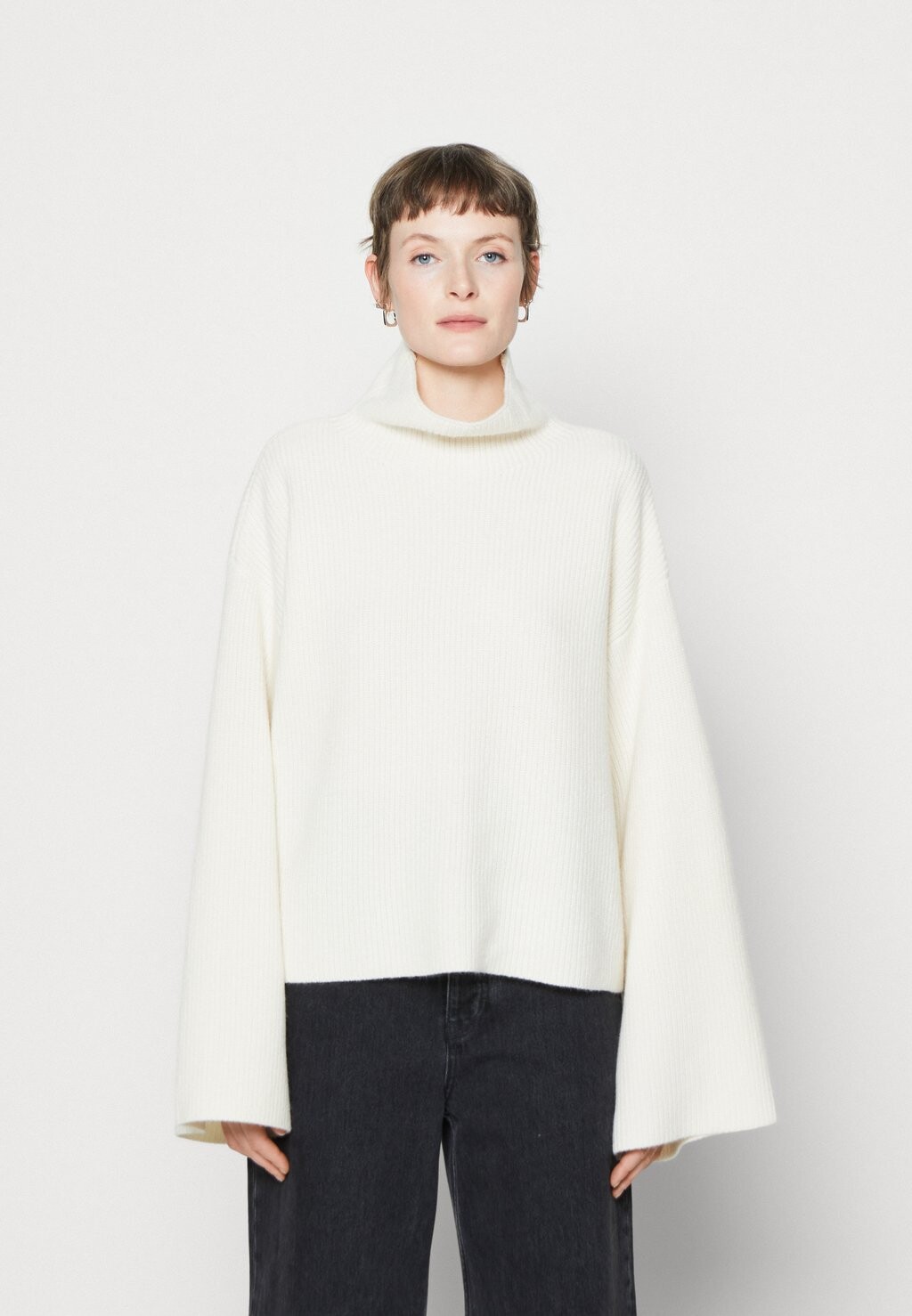 

Свитшот Gestuz RISANE HIGH NECK, цвет egret