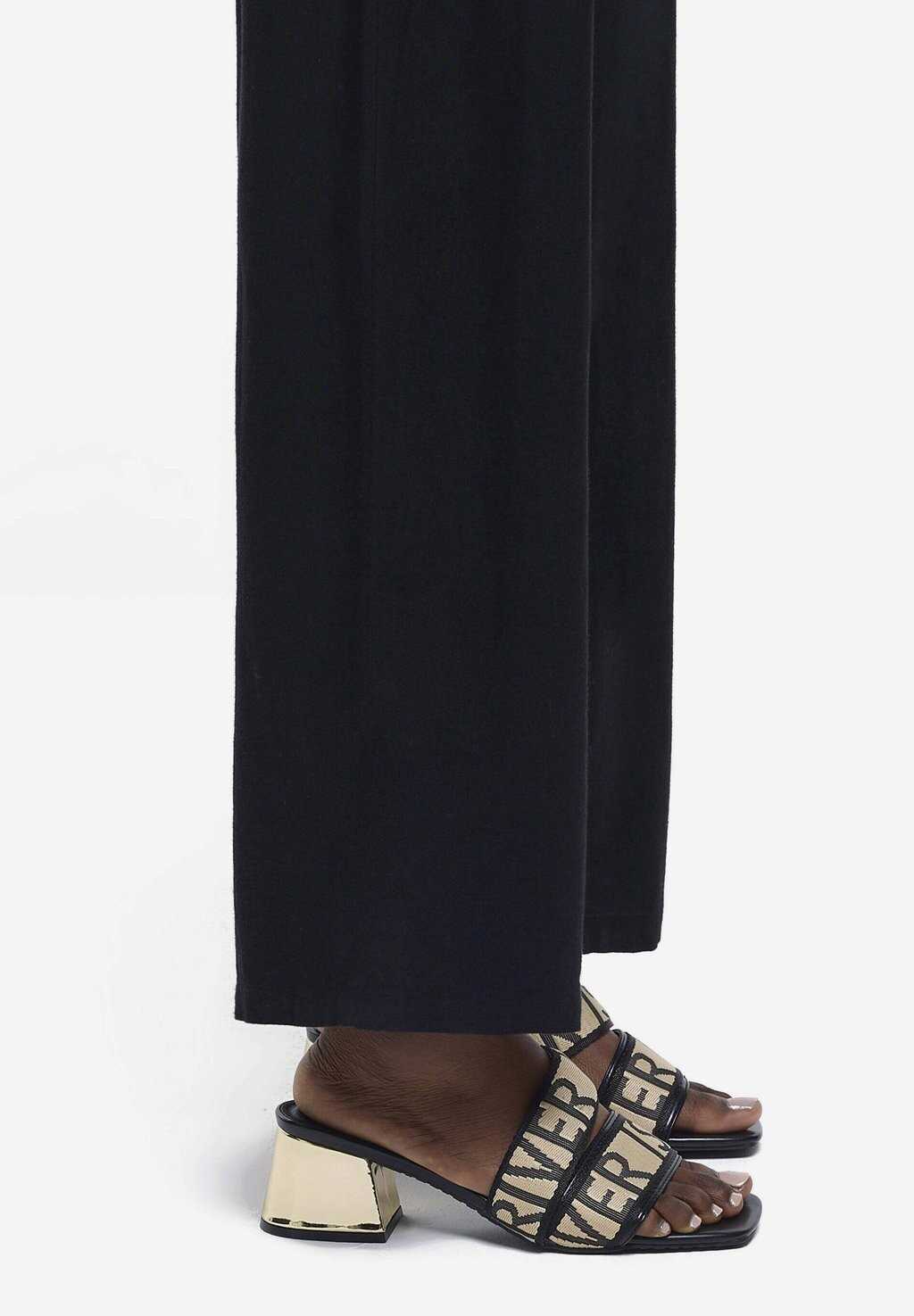 

Шлепанцы River Island, черный