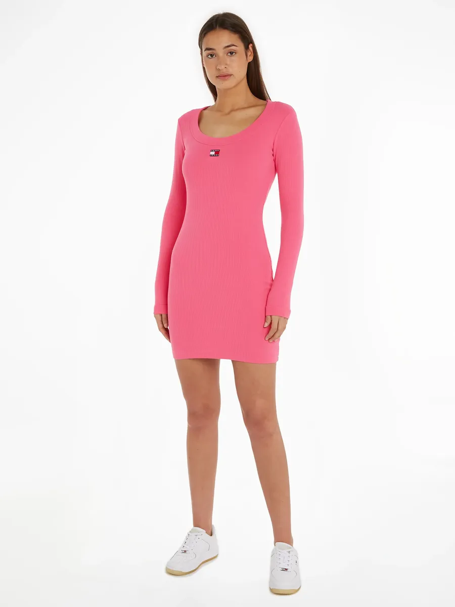 

Трикотажное платье Tommy Jeans "TJW BADGE RIB BODYCON LS", с фирменной этикеткой, цвет Pink_Alert