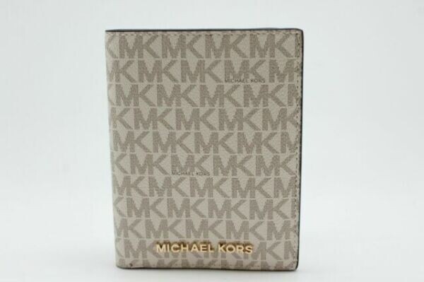 

Обложка для паспорта женская Michael Kors, белый