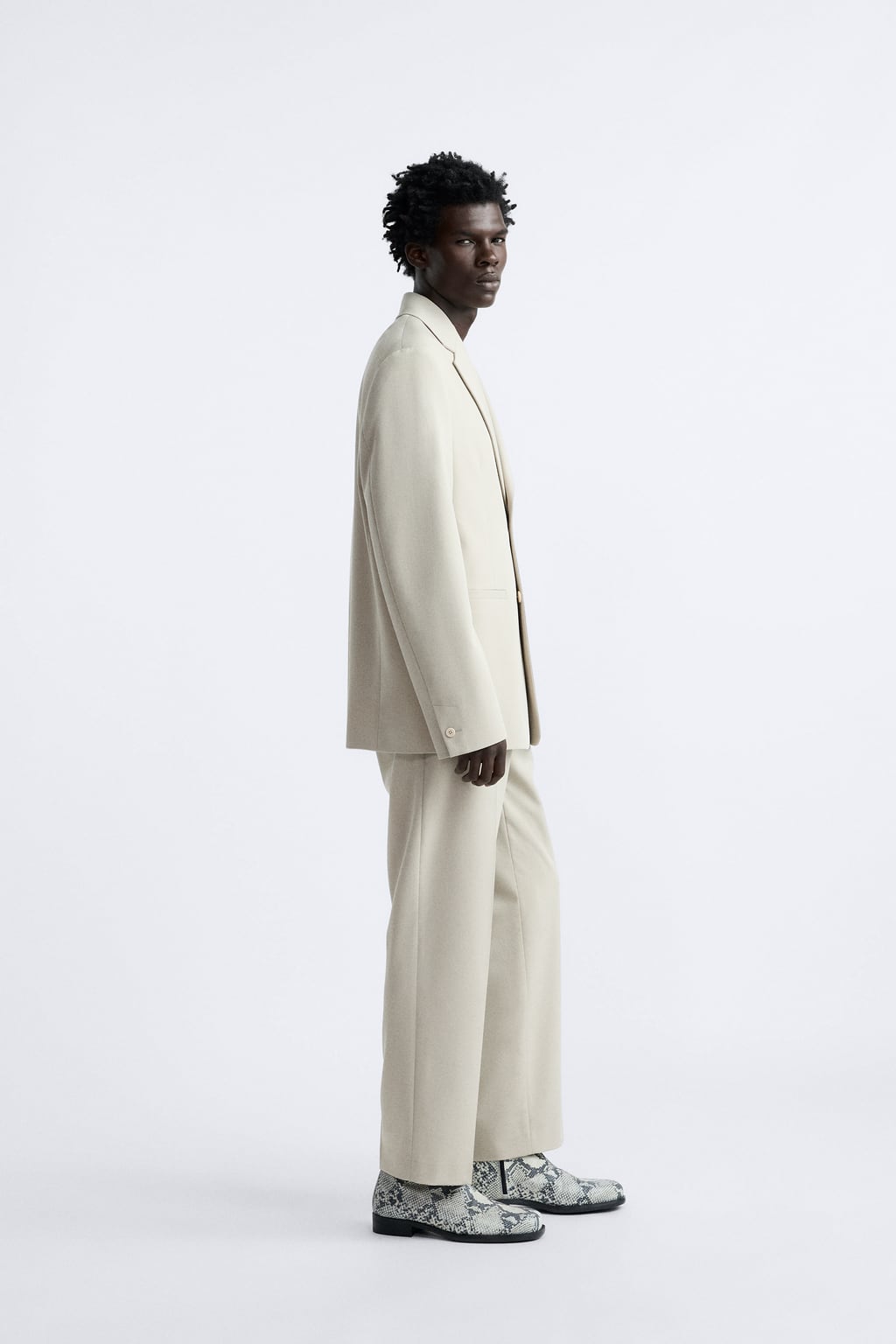 

Потертые кожаные ботинки ZARA, коричневый