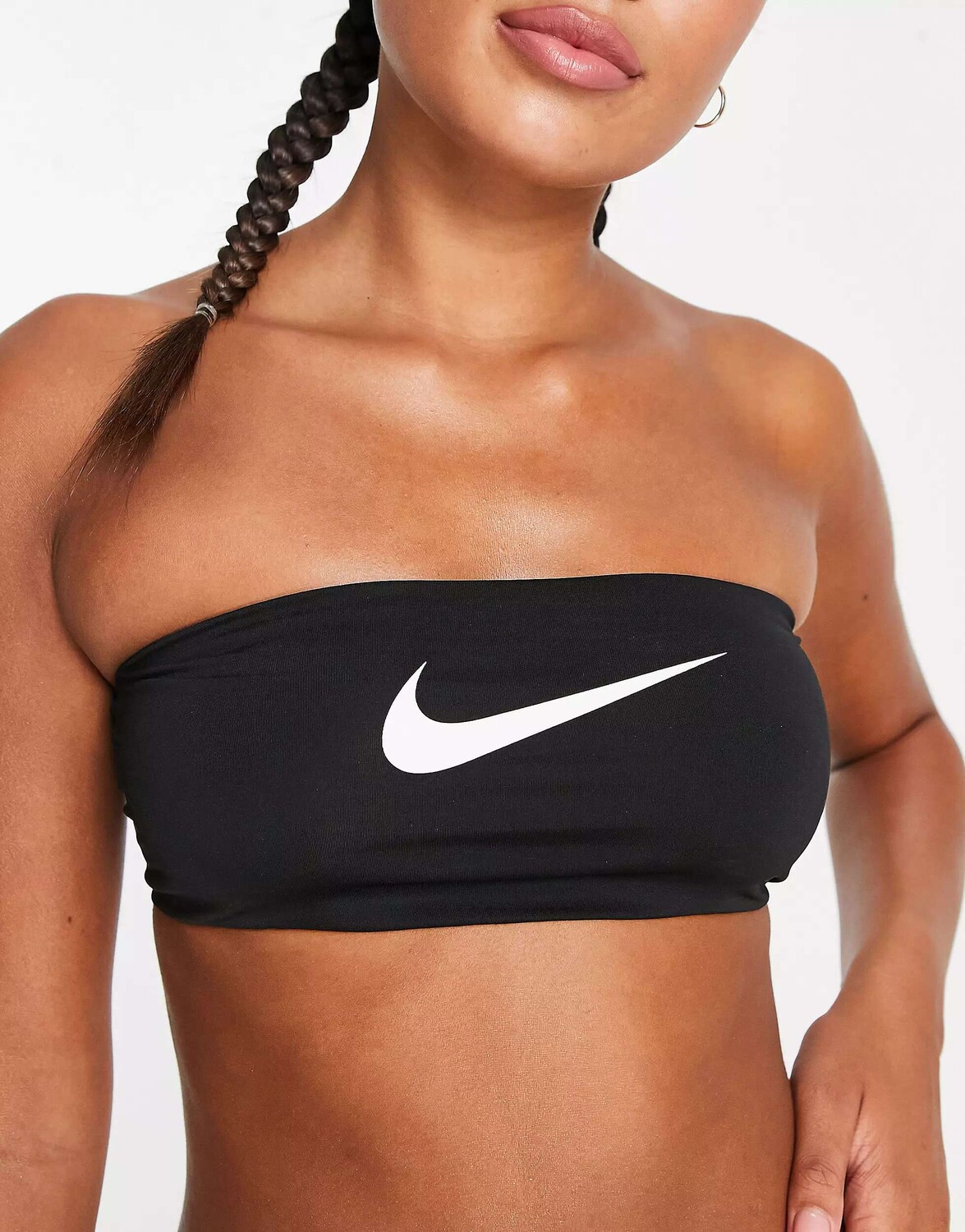 

Черный бикини-топ-бандо с логотипом Nike и неоновой фирменной лентой Nike