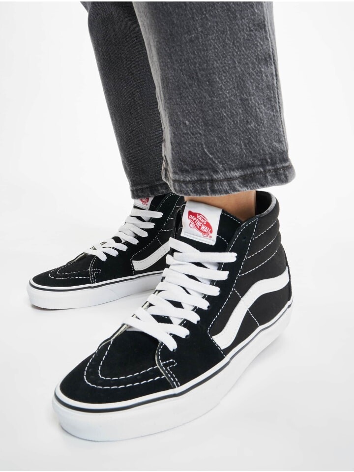 

Кроссовки на шнуровке Vans, черный