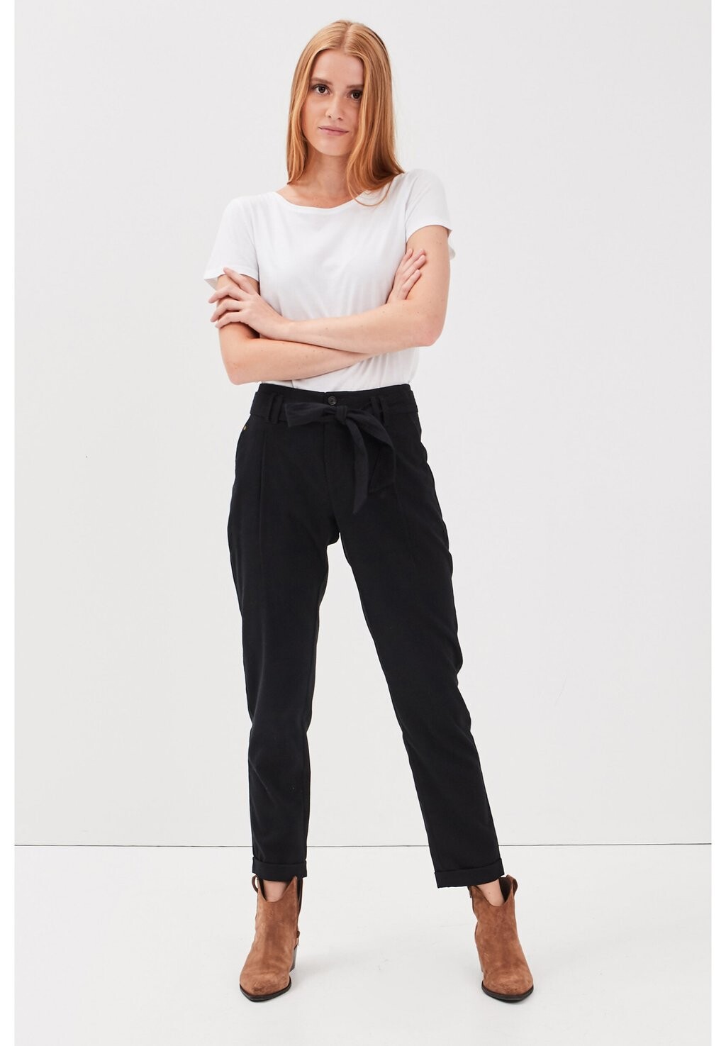 

Брюки чинос BONOBO Jeans