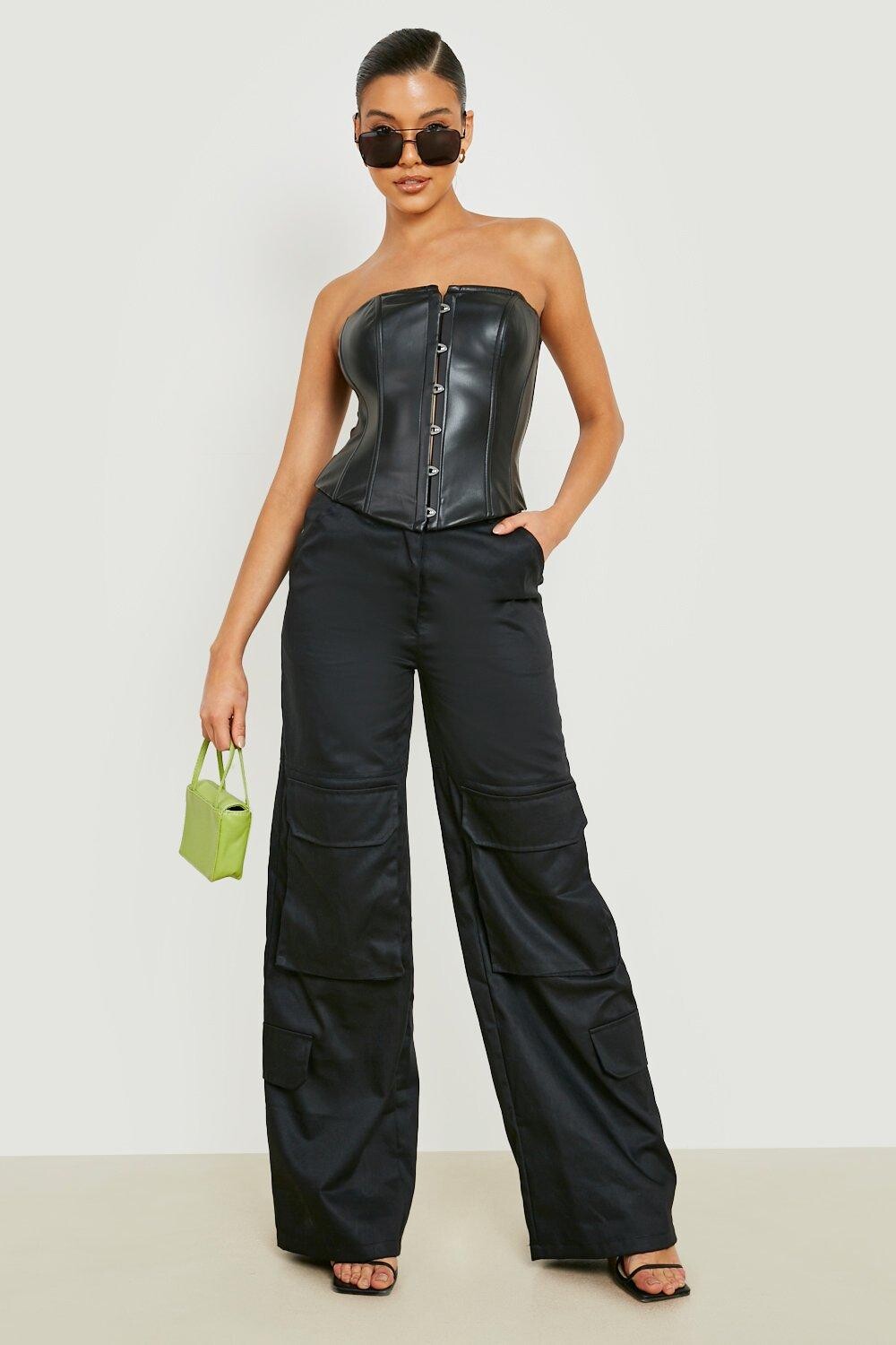 

Широкие брюки-карго Boohoo, черный