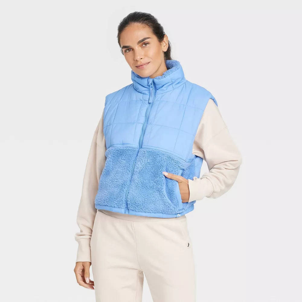 

Женский стеганый жилет с высоким ворсом - JoyLab, цвет Light Blue