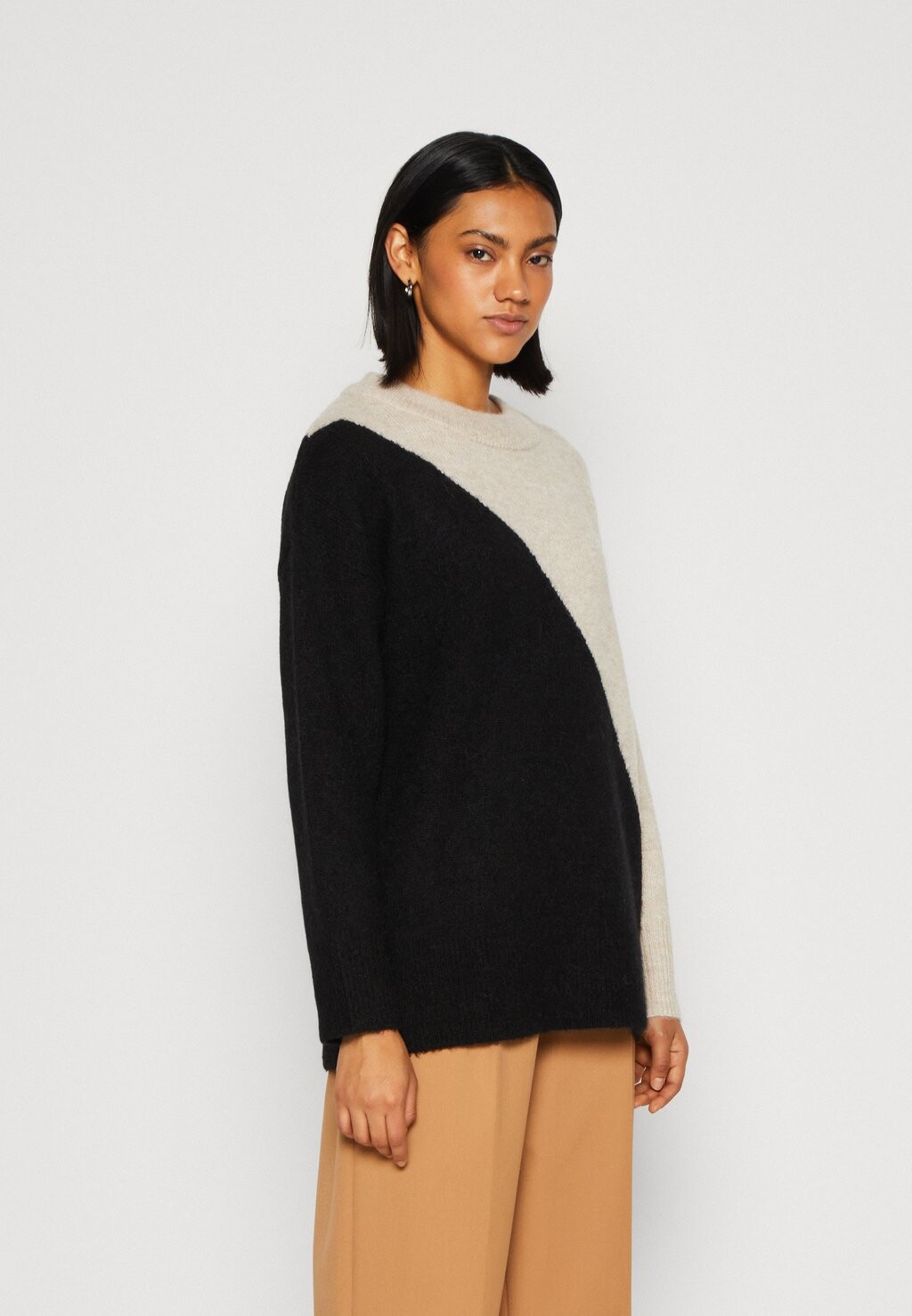 

Свитер SLFALVA LONG O NECK Selected Femme, черный/береза