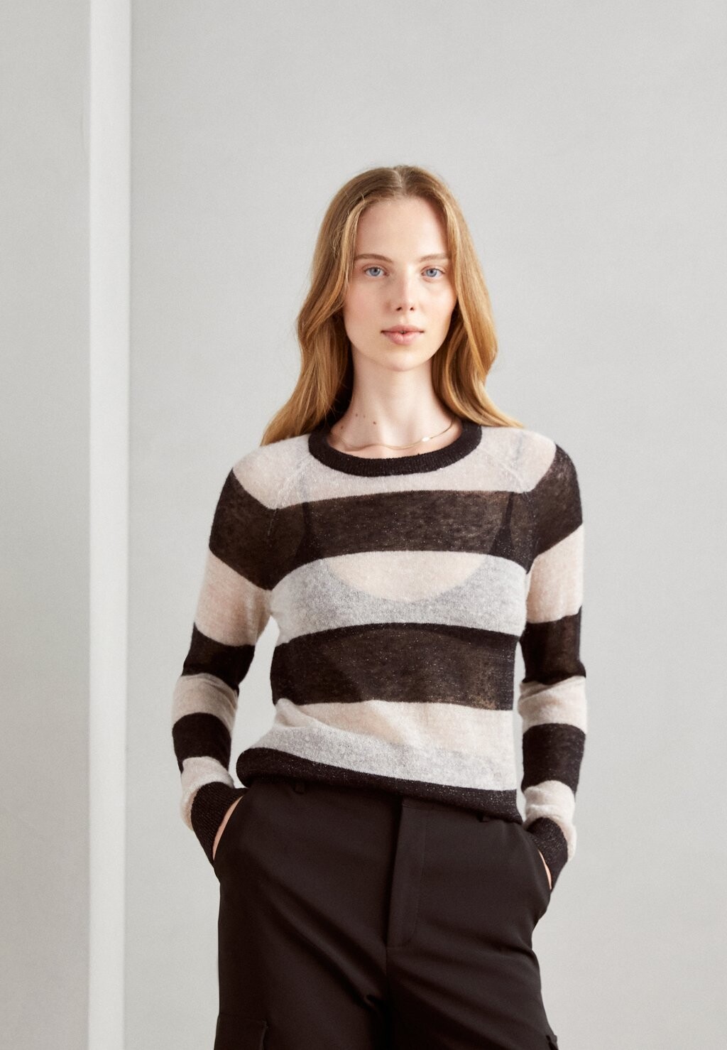 

Джемпер вязаный BLOCK STRIPE RAGLAN Scotch & Soda, цвет black