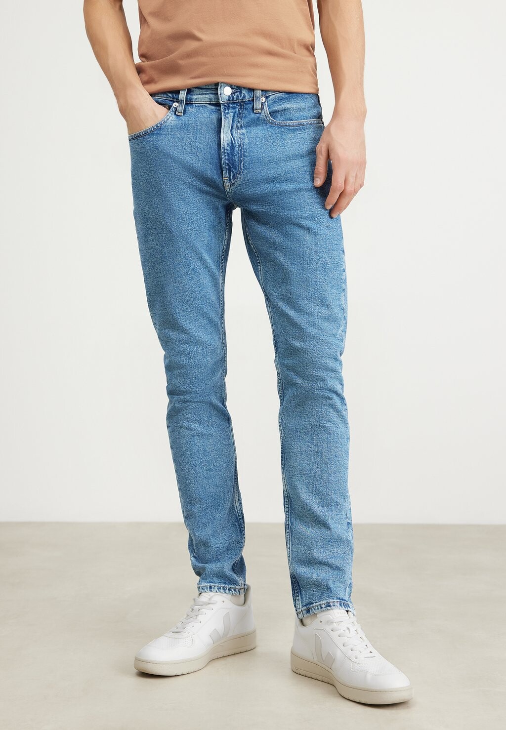 

Джинсы приталенного кроя Slim Taper Calvin Klein Jeans, цвет denim light