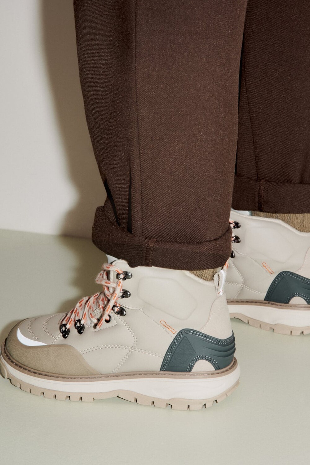 

Походные ботинки ZARA, белый