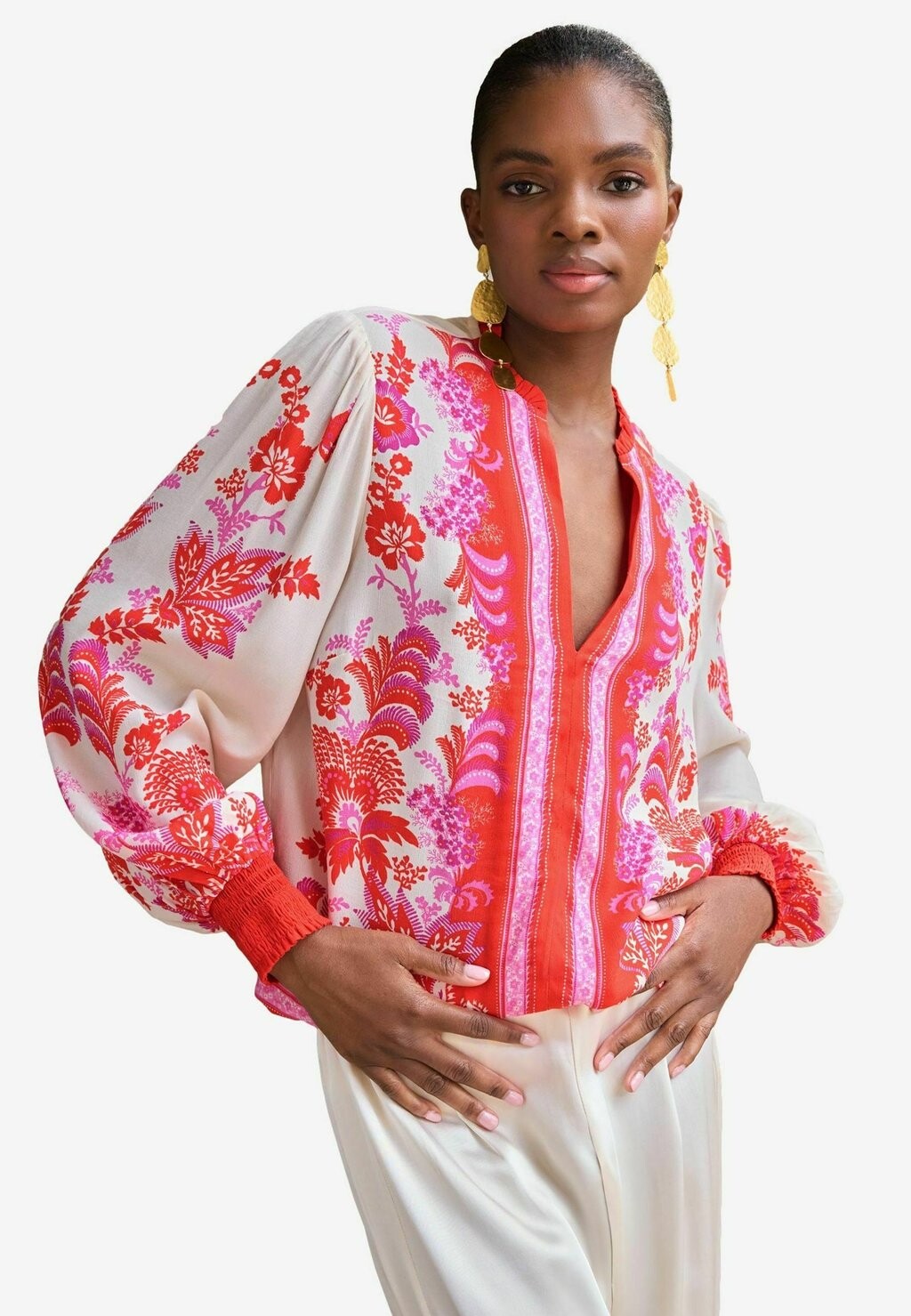 

Блуза V NECK REGULAR FIT Love & Roses, красный