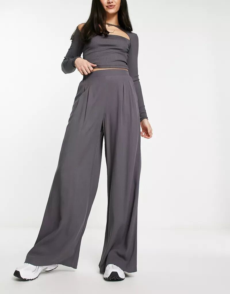 

Серые широкие брюки ASOS