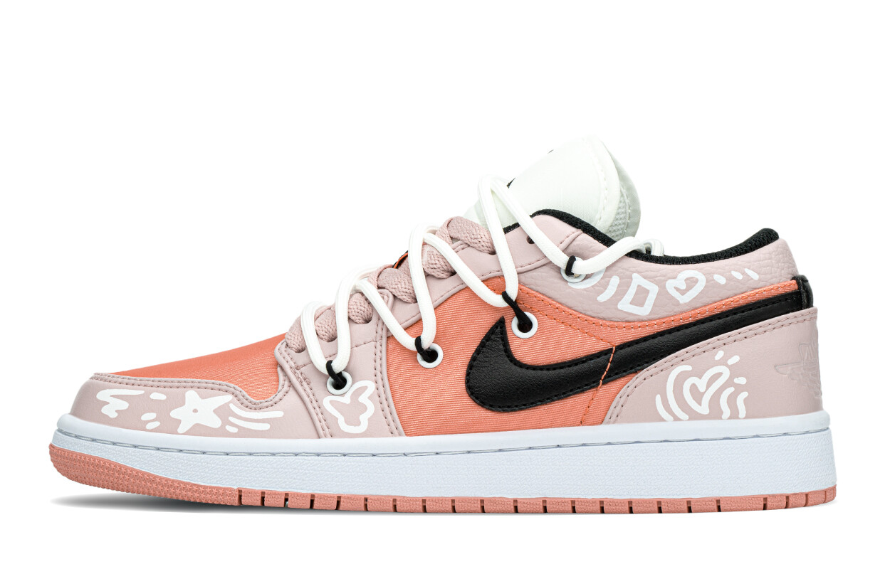 

Кроссовки Air Jordan 1 Vintage Basketball Shoes Women's Low-top Black/white/pink, черный