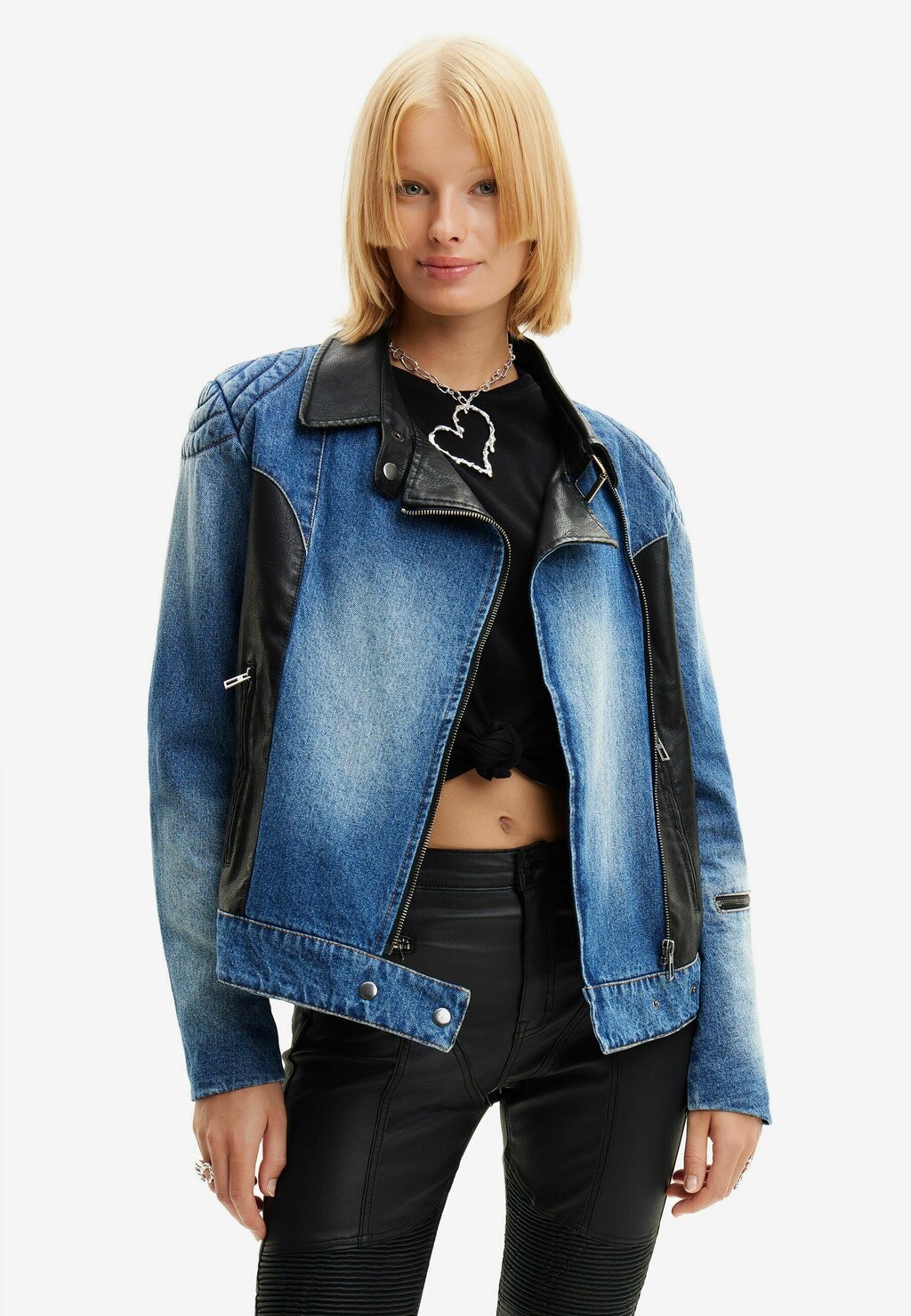 

Пуховик Desigual, черный