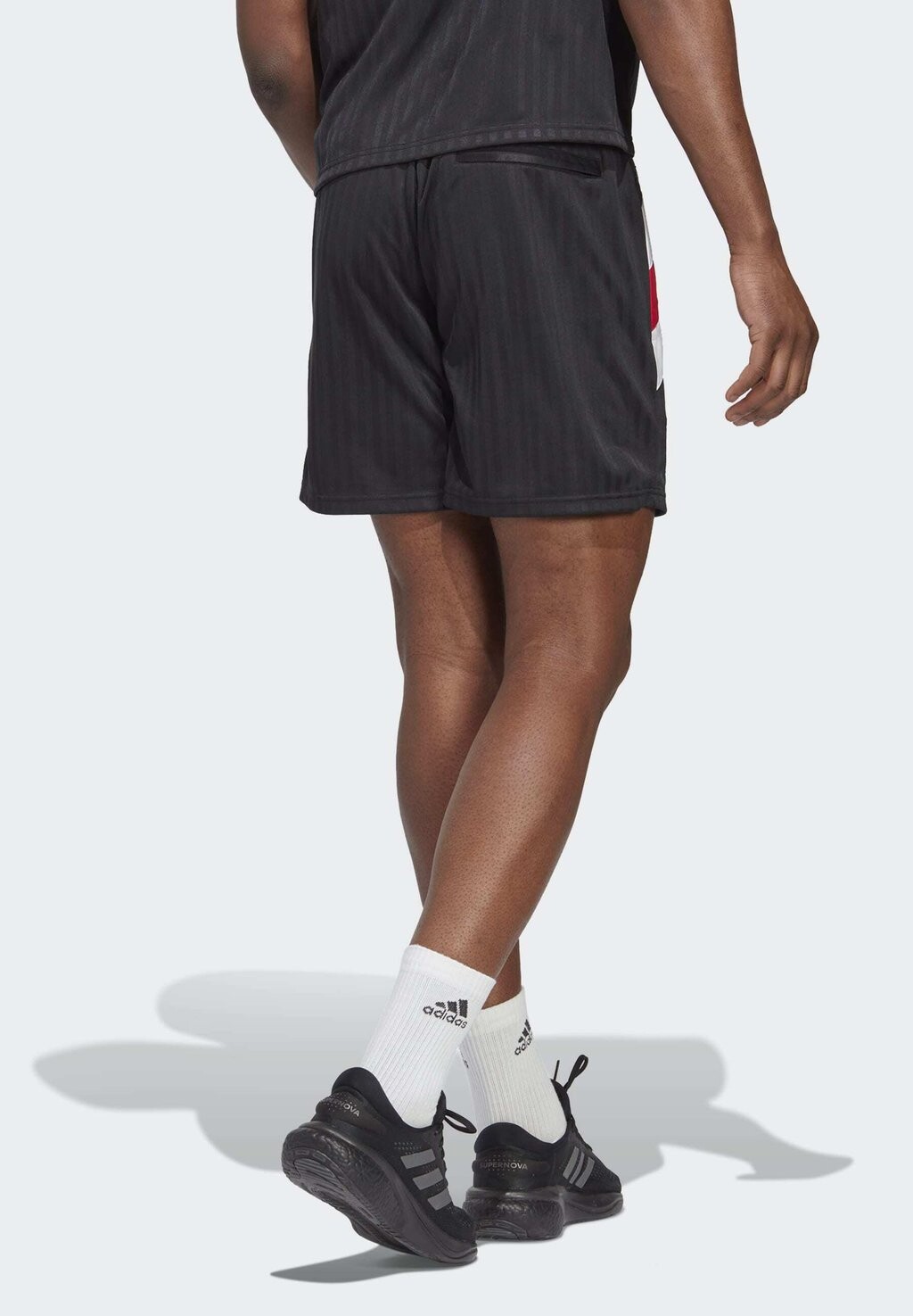 

Шорты Adidas