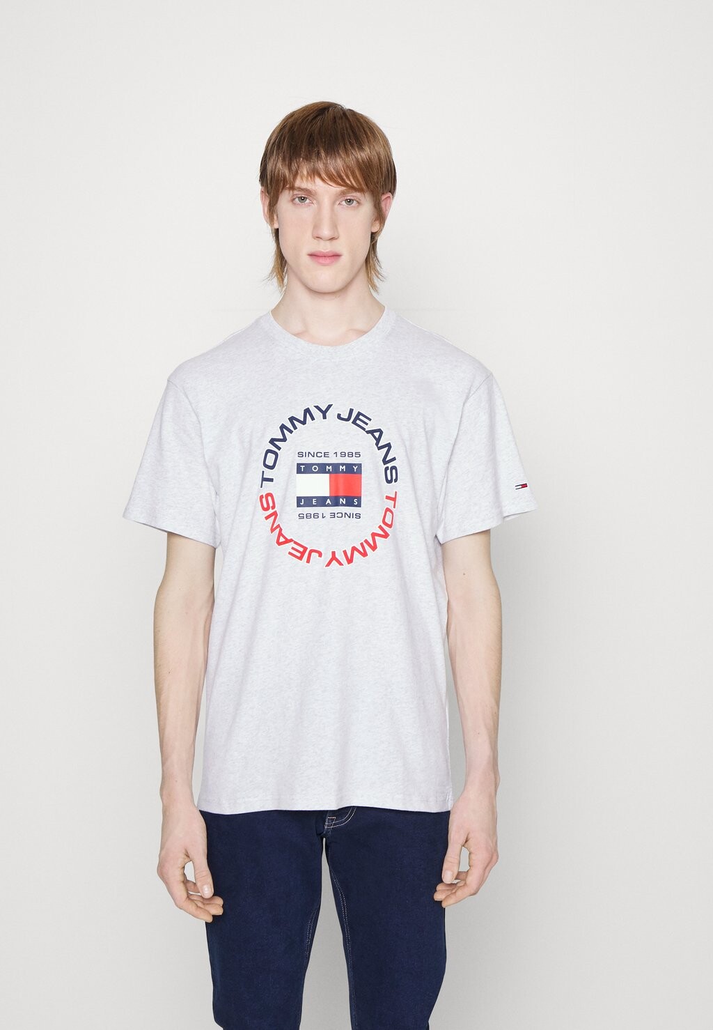 

Футболка с принтом Tommy Jeans, серый меланж