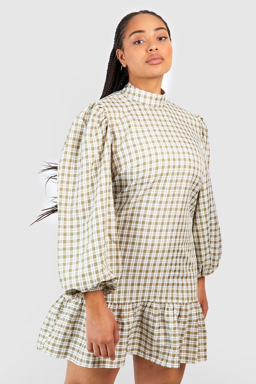 

Платье в клетку с орфлами Boohoo, хаки