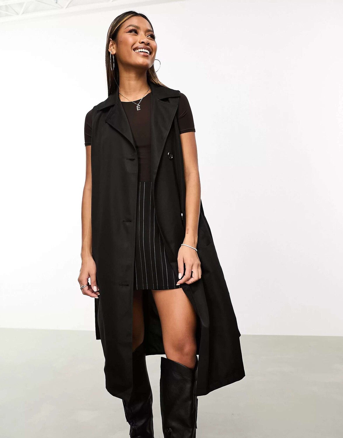 

Черный тренч и жилет 3 в 1 Threadbare Storie