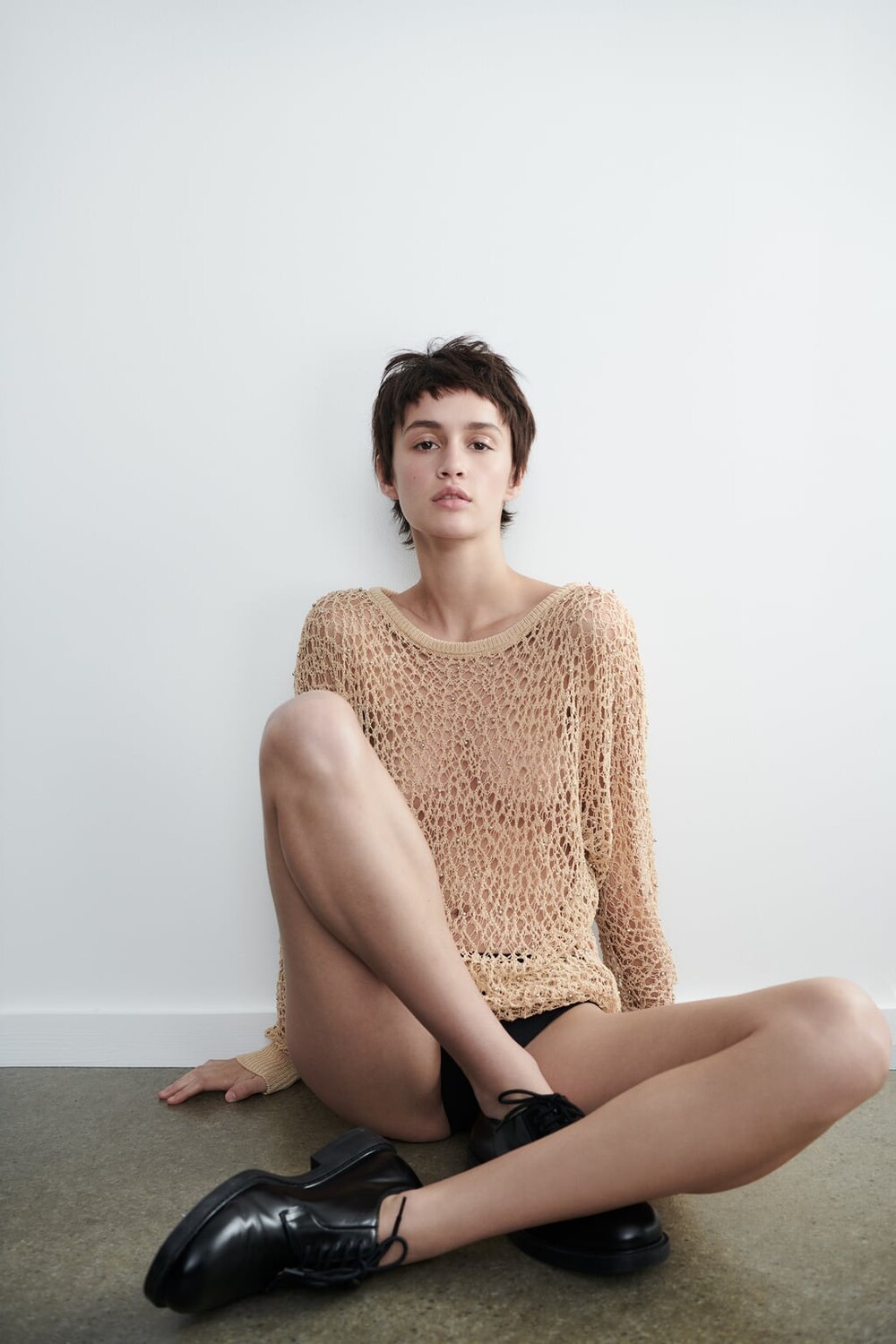 

Трикотажный топ с бисерами ZARA, бежевый