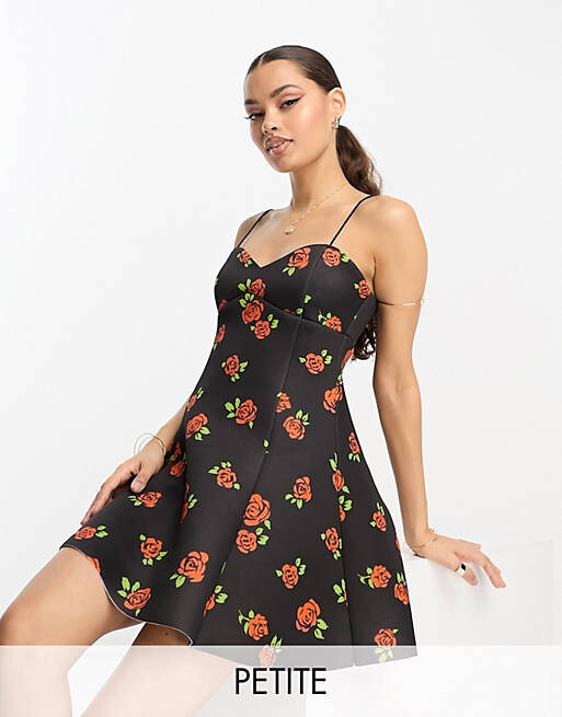 

Платье мини с плиссированной юбкой River Island Petite