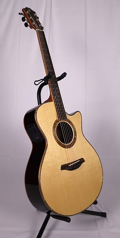 

Акустическая гитара Furch Red Master's Choice with LR Baggs SPA Pickup