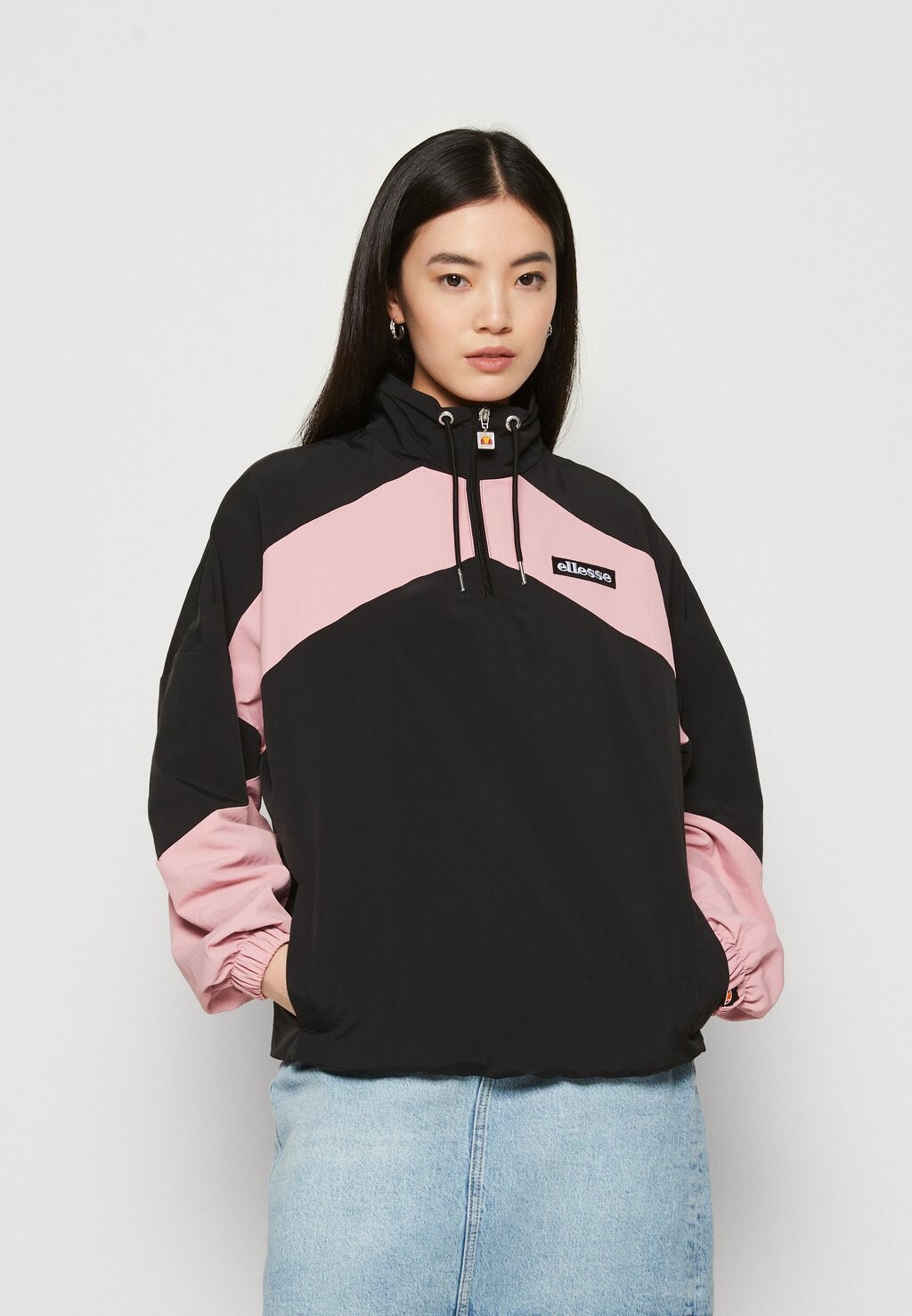

Ветровка Ellesse, черный