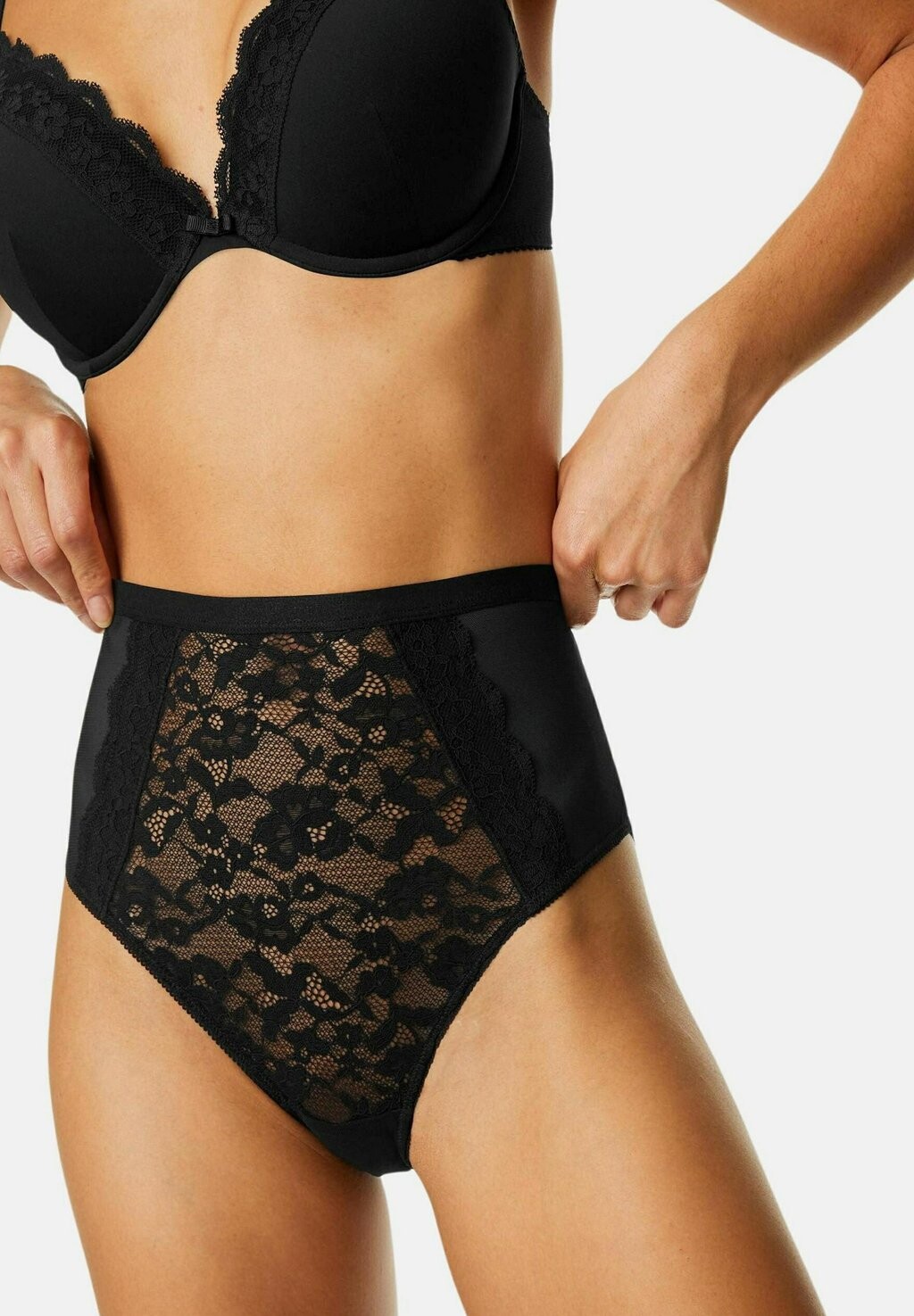 

Трусы 3PK LACE HIGH WAISTED BRAZILIAN Marks & Spencer, цвет black