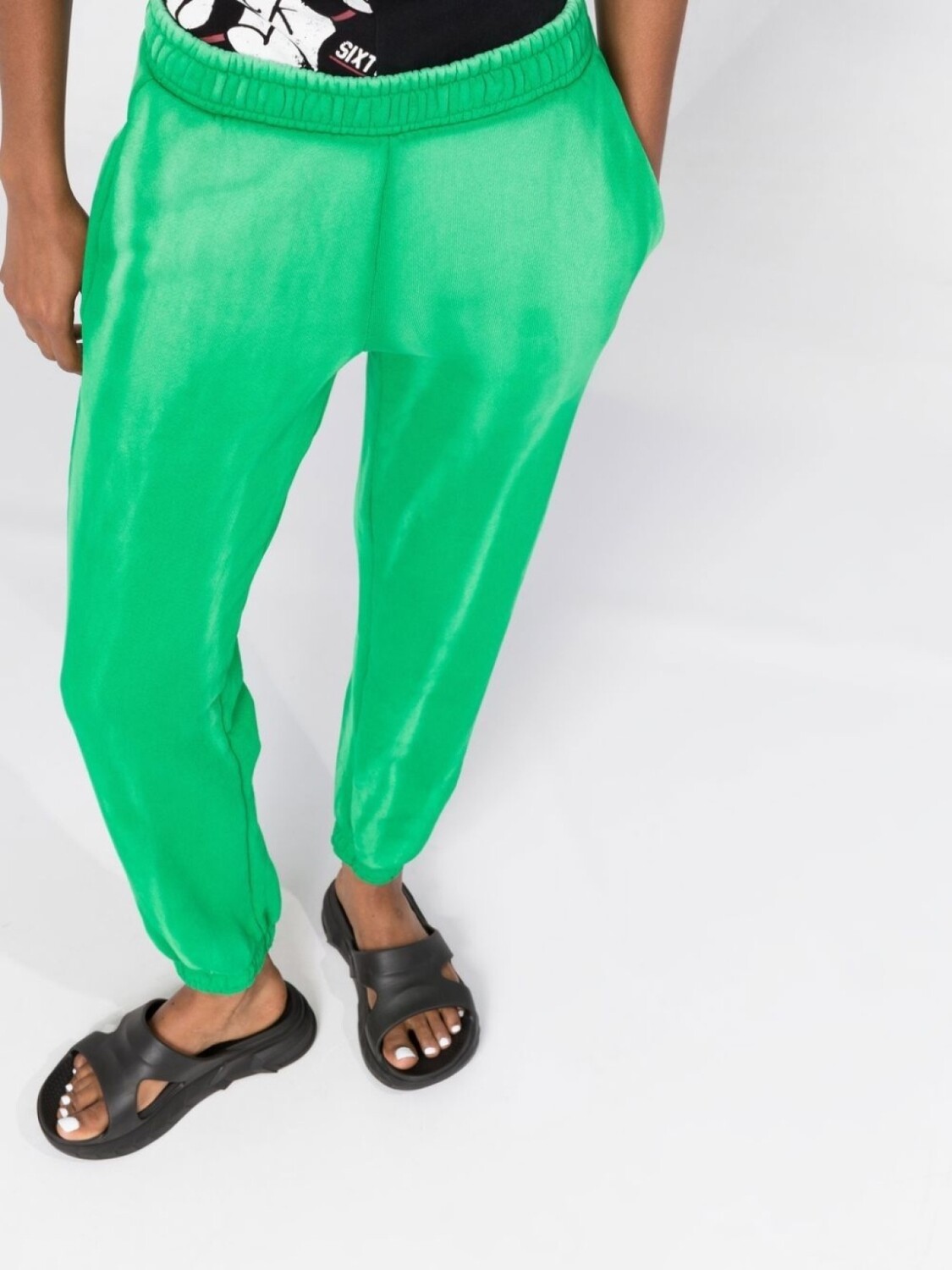 

Зауженные бархатные брюки Cotton Citizen, зеленый