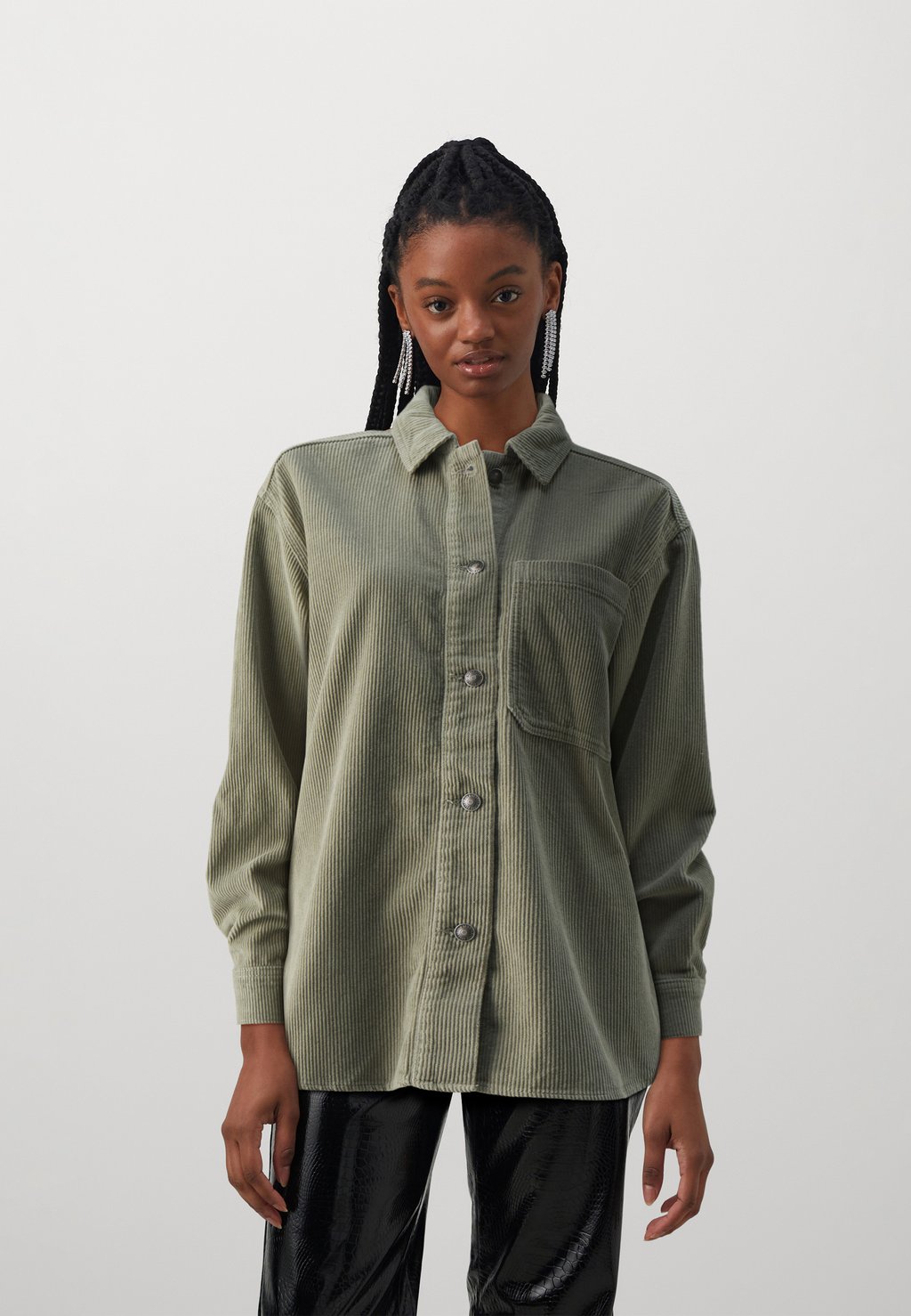 цена Рубашка Onlmarta Shacket ONLY, цвет seagrass
