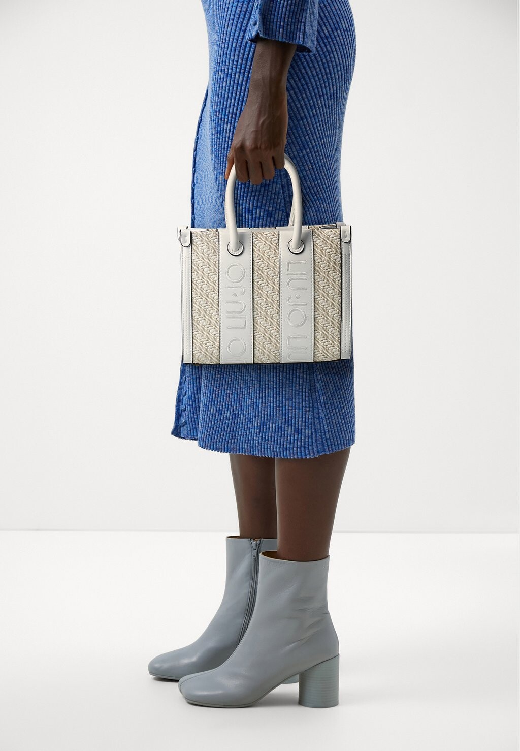 

Сумка M TOTE LIU JO, цвет off white