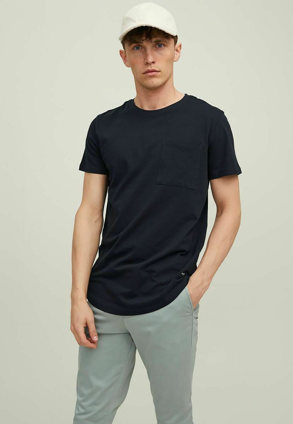 

Базовая футболка Jack & Jones, темно-синий