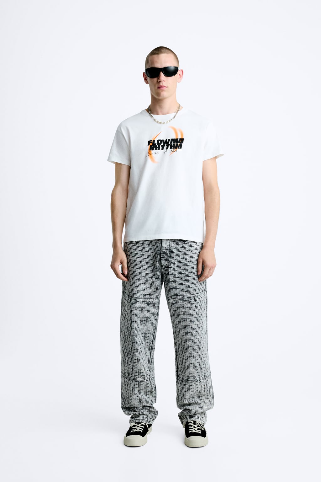 

Супероблегающая футболка с контрастным принтом ZARA, белый