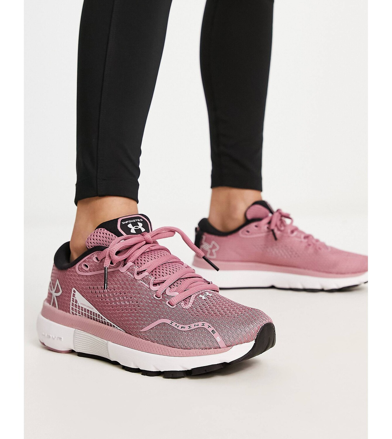 

Розовые кроссовки Under Armour Running HOVR Infinite 5