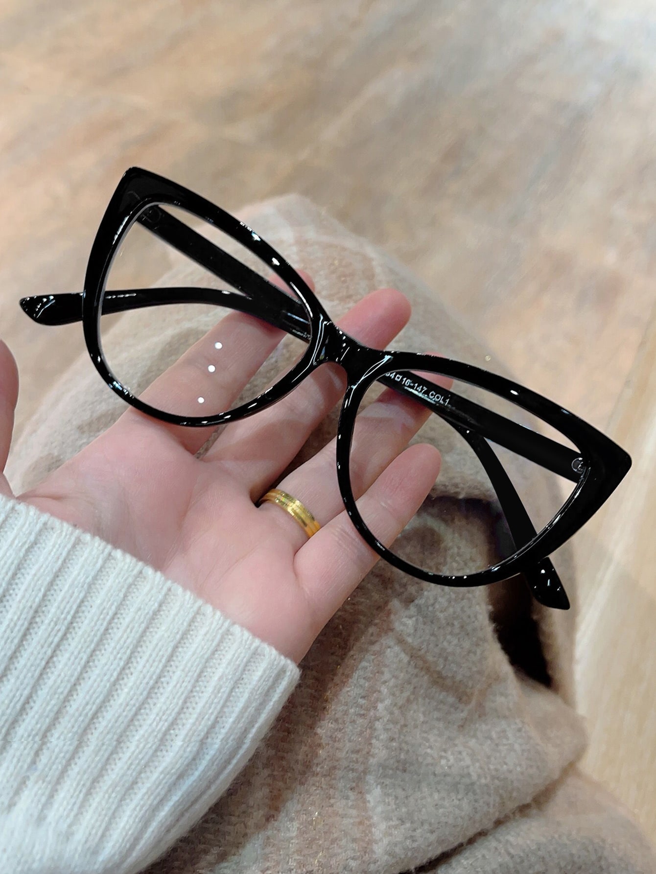 Стильные очки «кошачий глаз» — идеально подходят для чтения