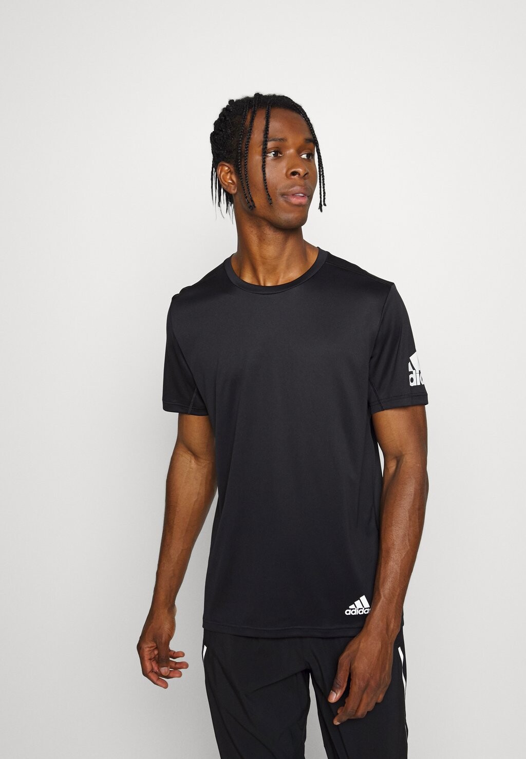 

Футболка Adidas