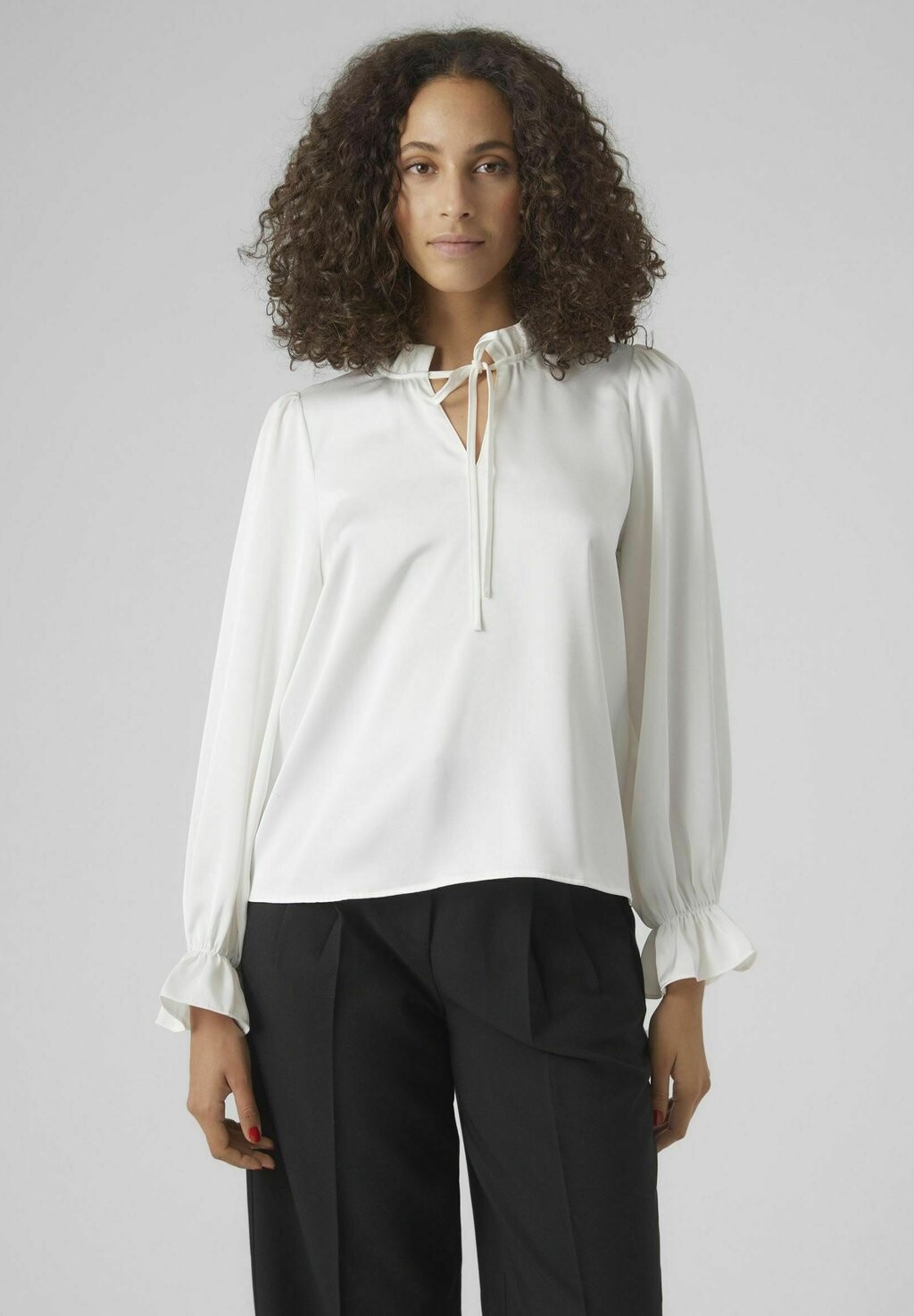 

Блузка Vero Moda, белоснежная