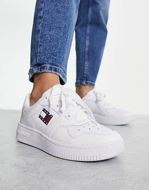 

Белые кожаные кроссовки в стиле ретро с логотипом и флагом Tommy Jeans